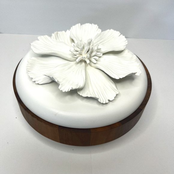 White Porcelain Magnolia Flower 3 D Wood Circular Box Keepsake Trinket Jewelry B - Picture 1 of 14